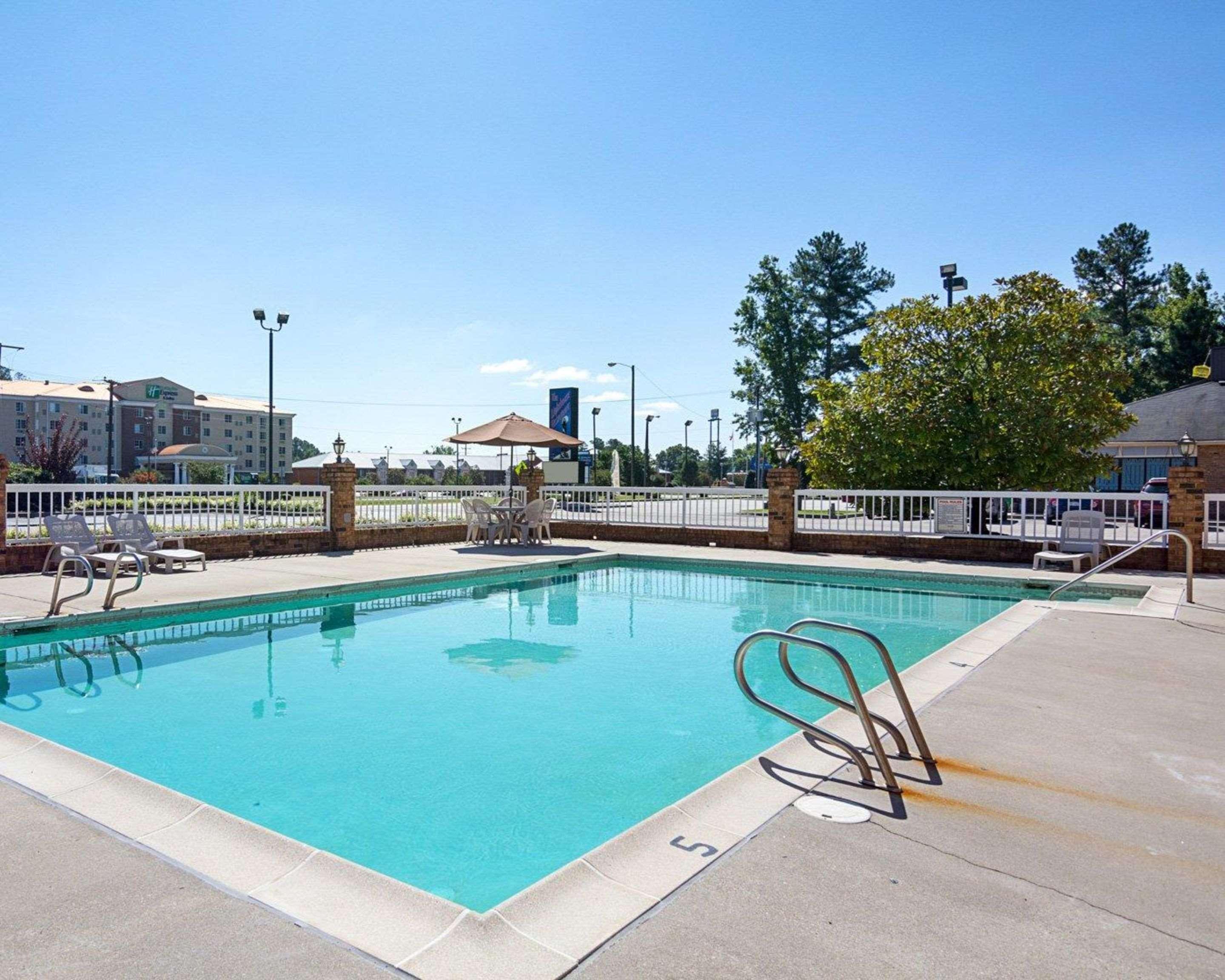 Quality Inn Petersburg Near Fort Gregg-Adams Εξωτερικό φωτογραφία