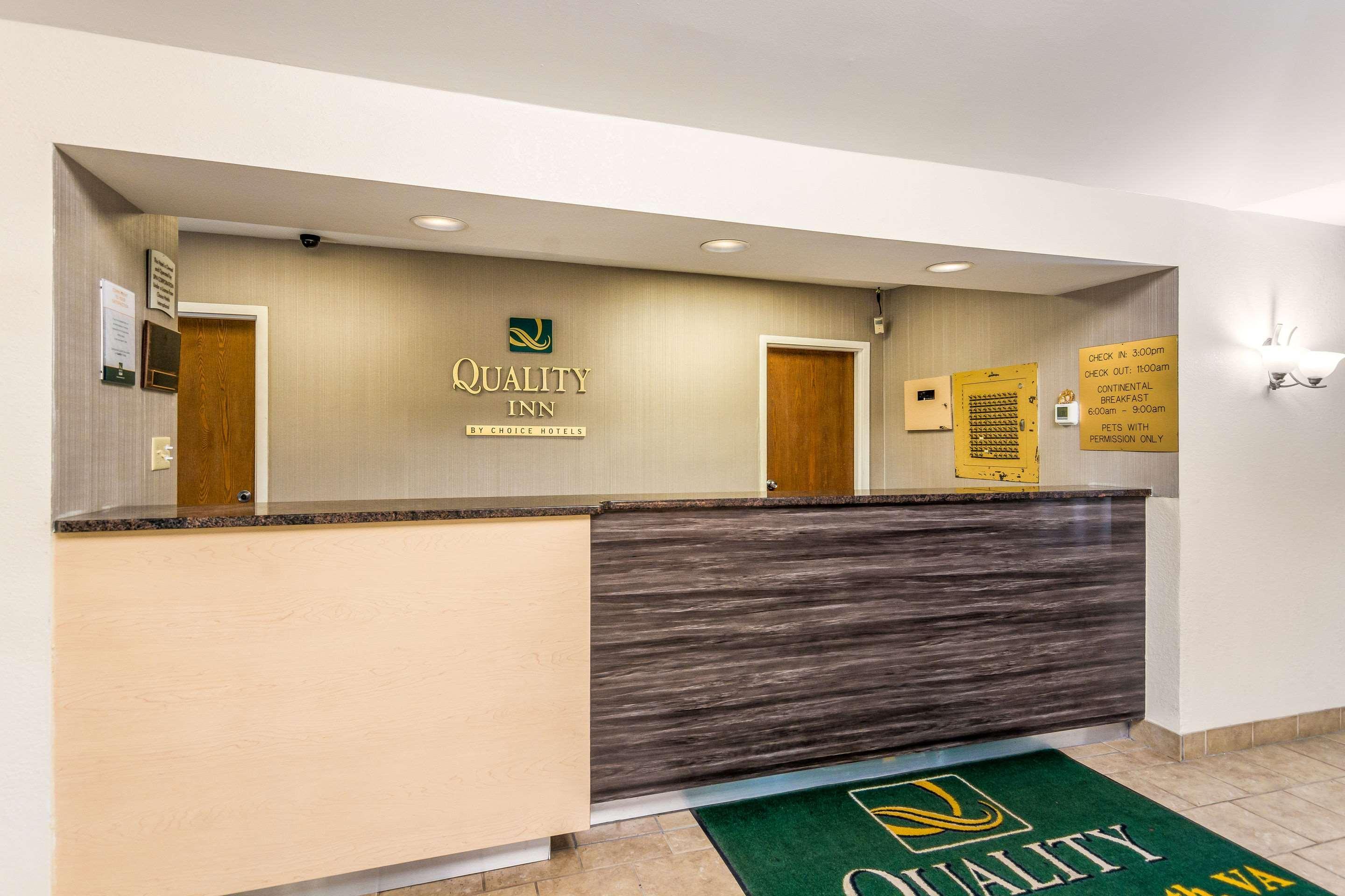 Quality Inn Petersburg Near Fort Gregg-Adams Εξωτερικό φωτογραφία