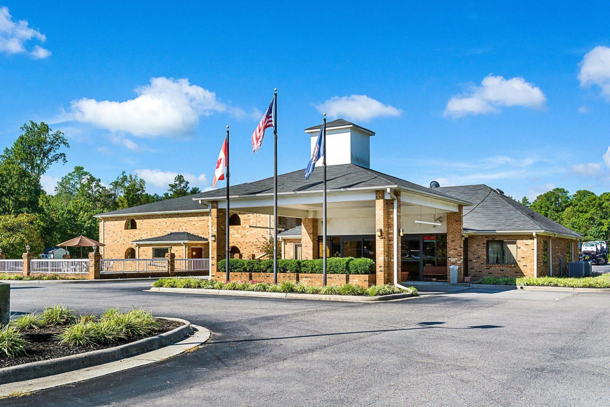 Quality Inn Petersburg Near Fort Gregg-Adams Εξωτερικό φωτογραφία